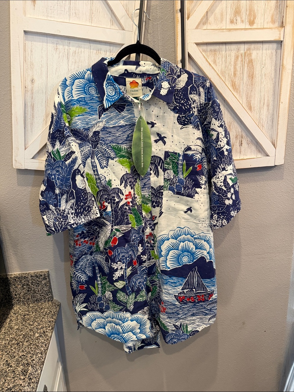Farm rio Tropical Print Button-Up jumper nwt ptp 26 length 35 rare pattern!!! - Picture 2 of 10